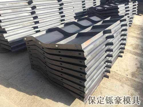 高速防撞墻模具價(jià)格 高速防撞墻模具價(jià)格