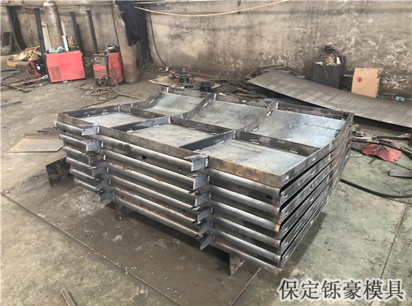 公路防撞墻模具價(jià)格 公路防撞墻模具價(jià)格