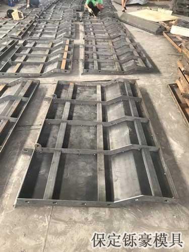 公路防撞墻模具價(jià)格 公路防撞墻模具價(jià)格